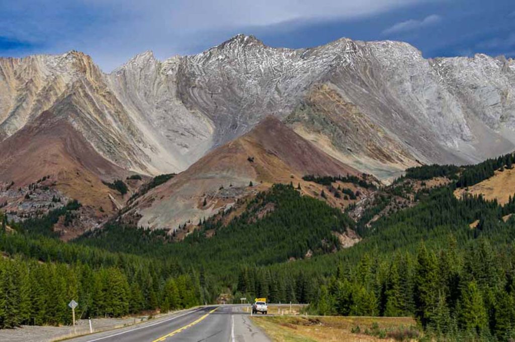 Epic Road Trips: Exploring Alberta’s Scenic Routes and Hidden Treasures