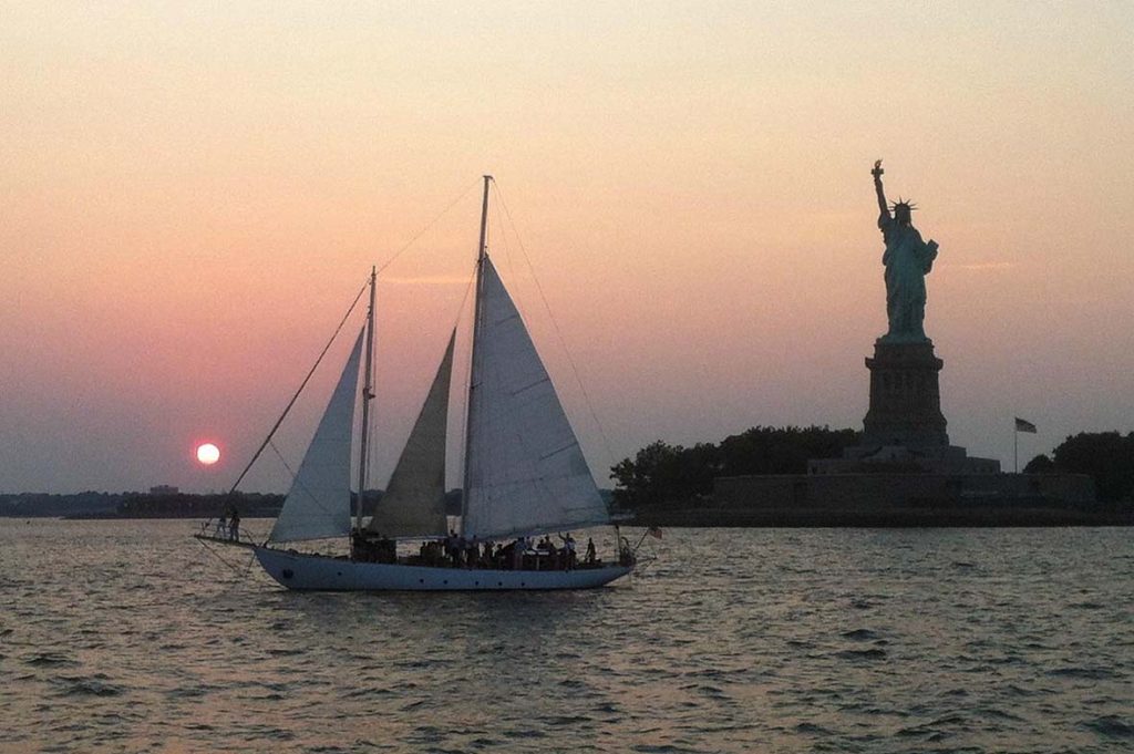 Exploring New York’s Coastal Charms: A Sailing Adventure in the Big Apple
